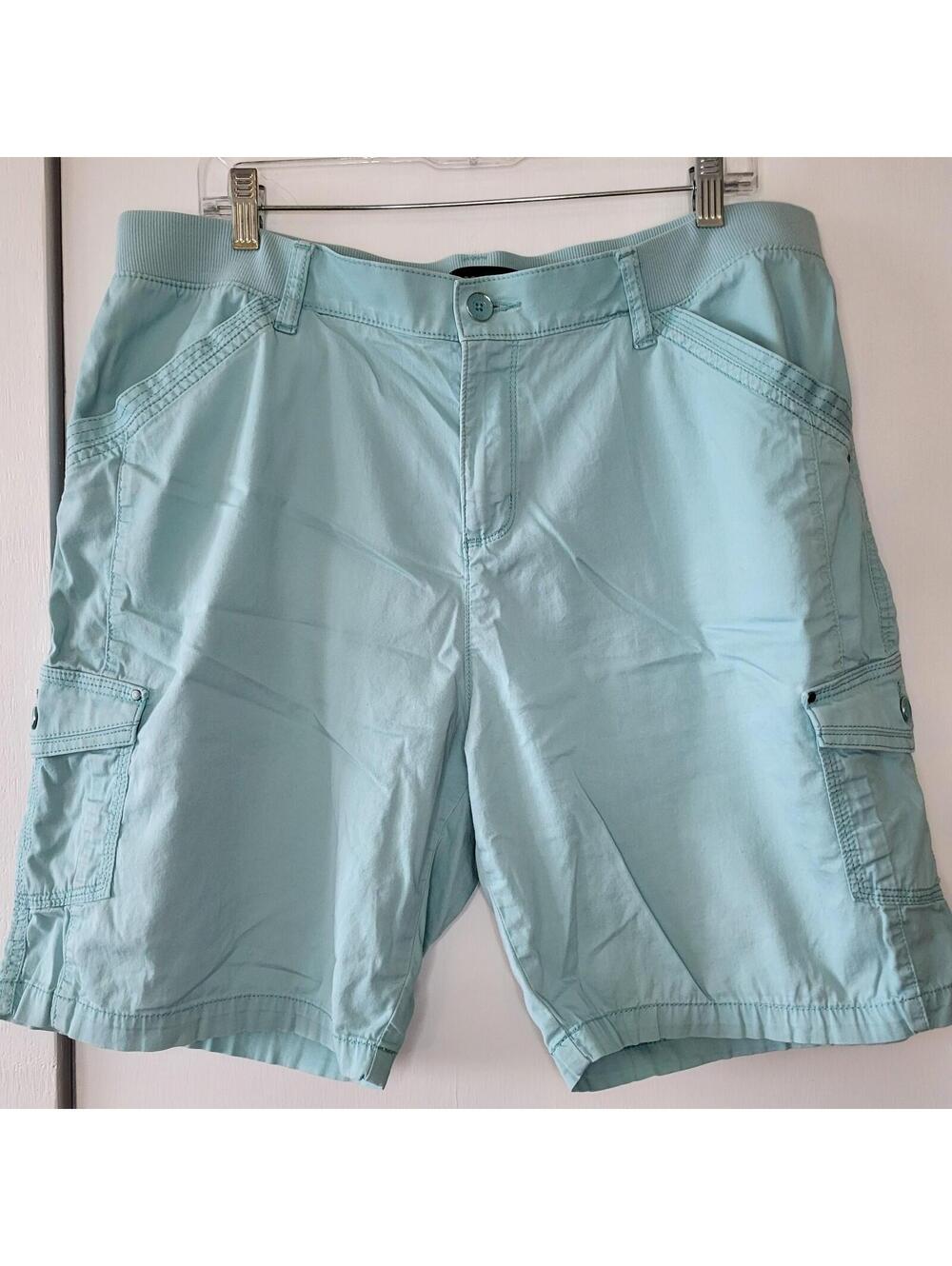 Lee cargo shorts relaxed fit stretch waist band aqua
Women's 16M